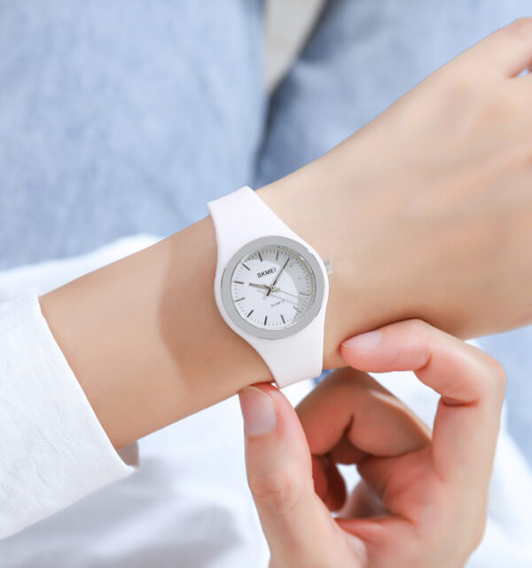 SKMEI 1722 Simple Design Luxury Analog Silicone Strap Wrist Watch For Women - white